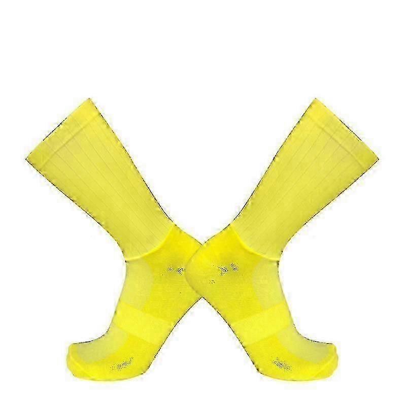 Yaz Sporları ve Bisiklet Sürme için Aero Tasarımlı ve Nefes Alabilen Kumaşlı Erkekler için Kaymaz Silikon Bisiklet Çorapları