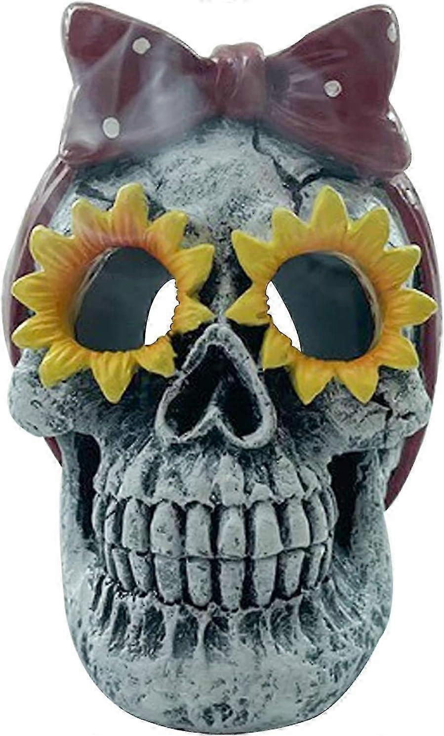 Decorative Skull Design for Halloween, Gothic-Inspired Human Skull Model with Ornate Patterns for Party Decorations
