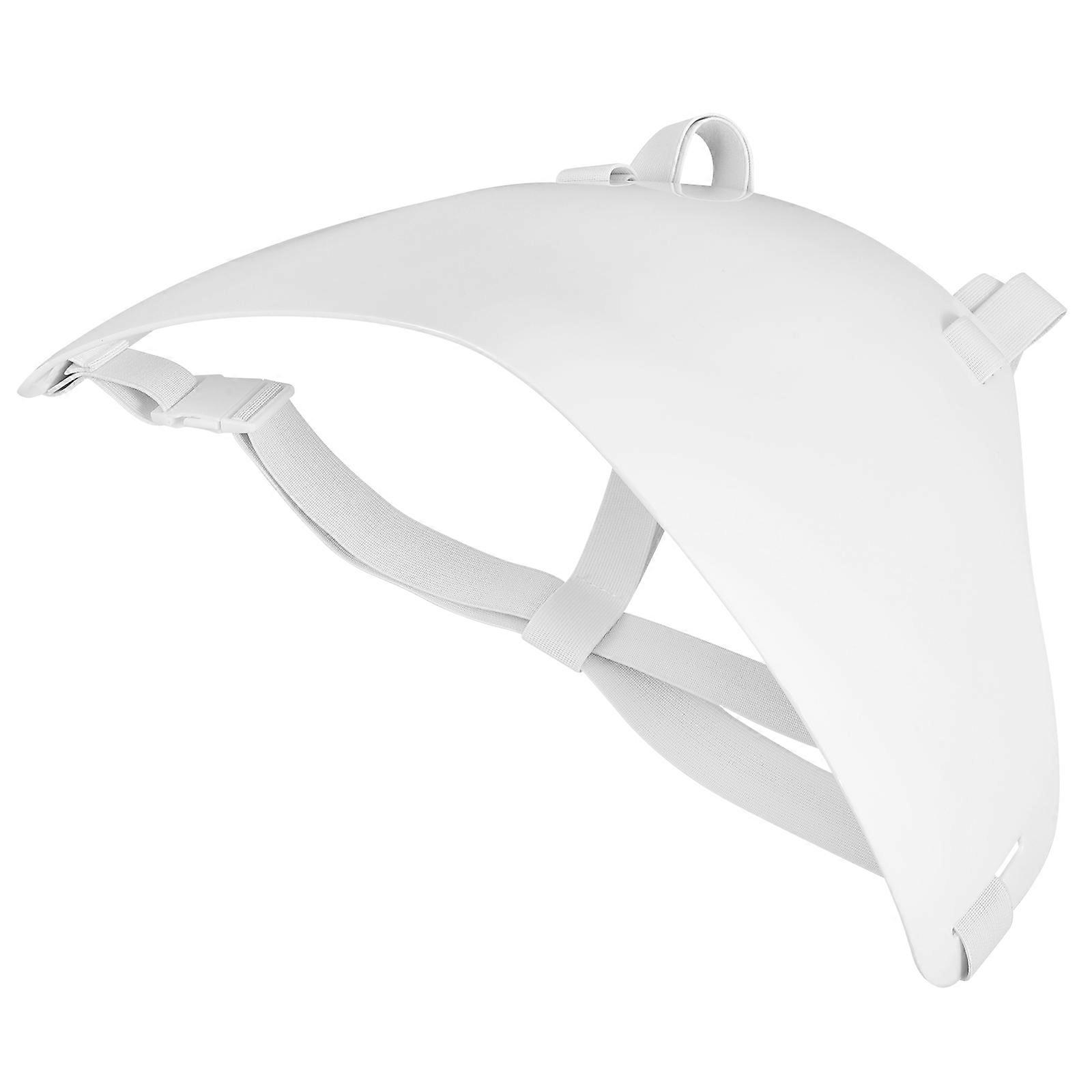 Protetor de tórax para esgrima com design leve e prático.