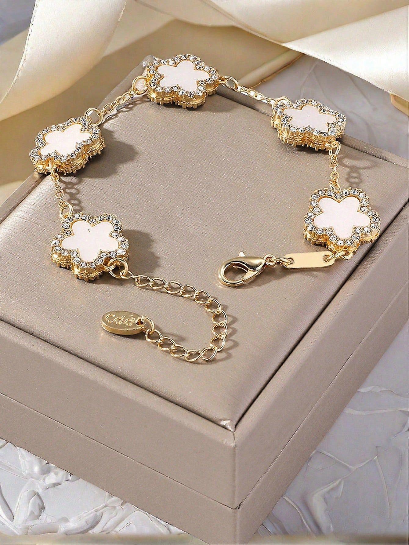 1 قطعة سوار زهرة برسيم محظوظ للنساء بخمس بتلات مع ترصيع حجر الراين ، ملحق أزياء فاخر خفيف الوزن ، لا يوجد صندوق هدايا مدرج