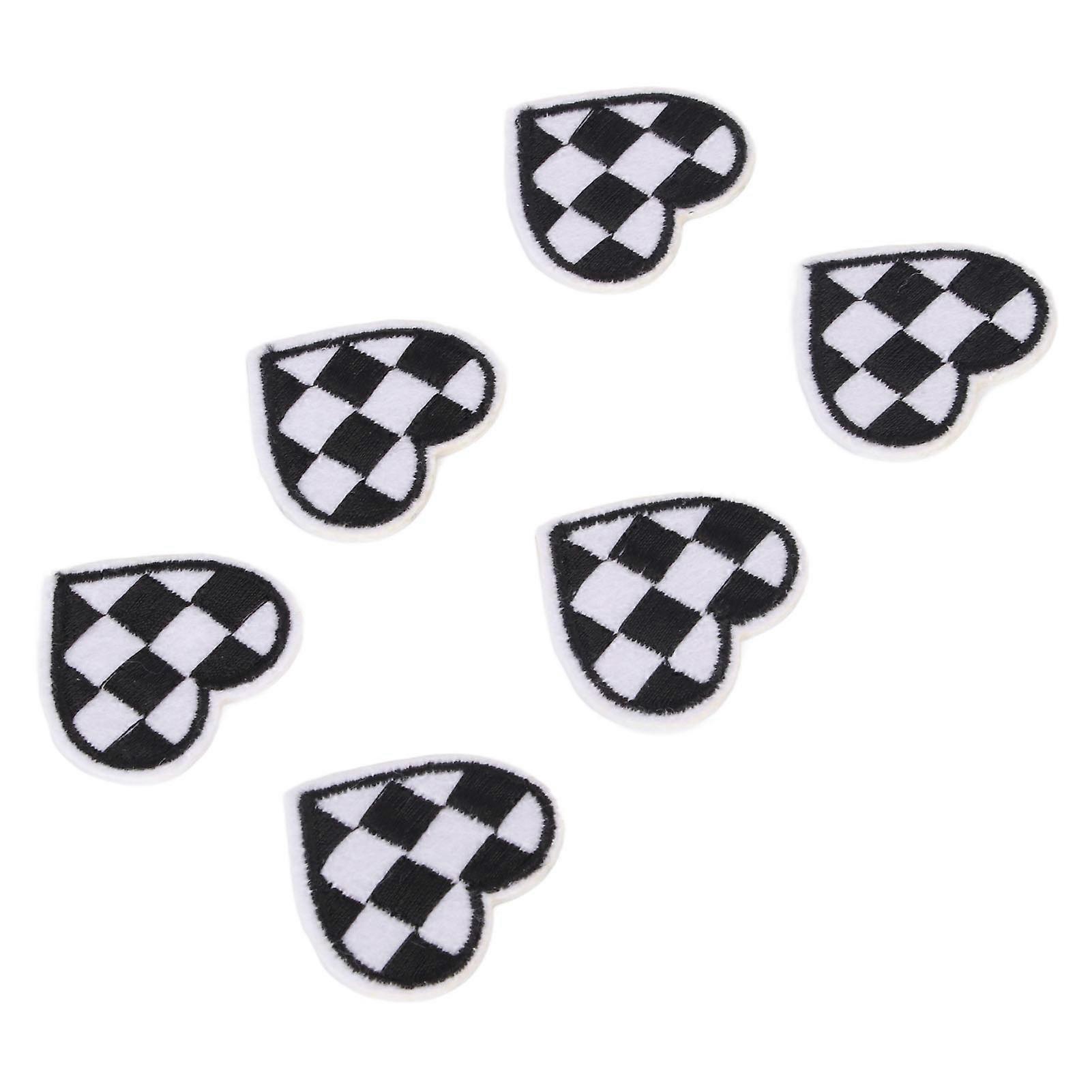 100pcs Heart Shaped Patches Iron On Black White Grids Embroidered DIY Applique Patches for Clothes Bags 