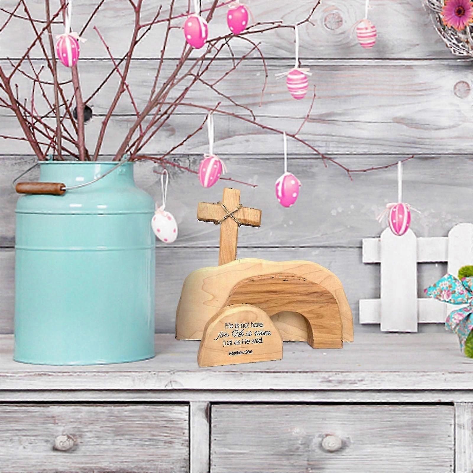 Scena de Paște a mormântului gol și, decorarea lemnului la Paște