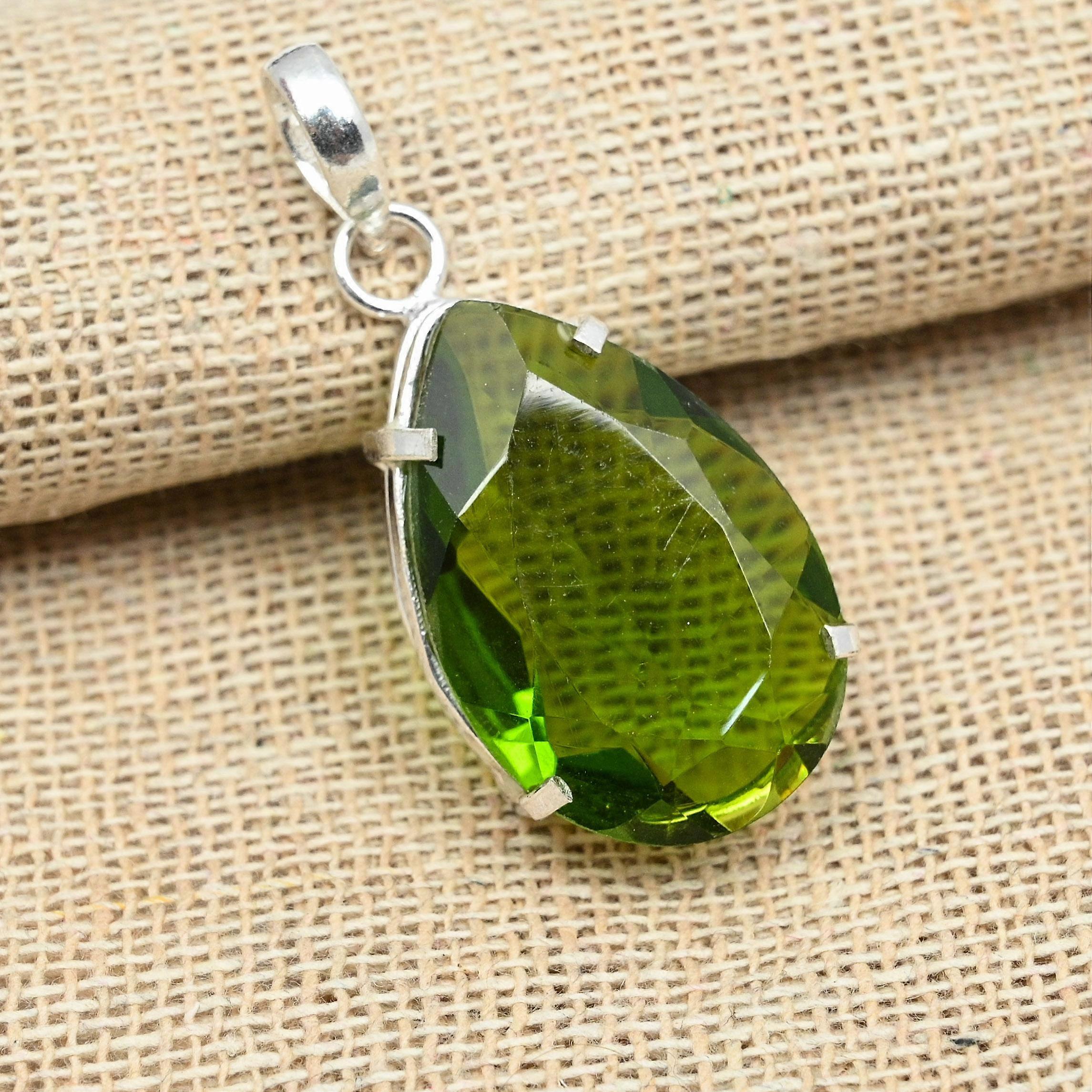 Pandantiv superb din argint 925 cu peridot fațetat, bijuterii lucrate manual pentru femei