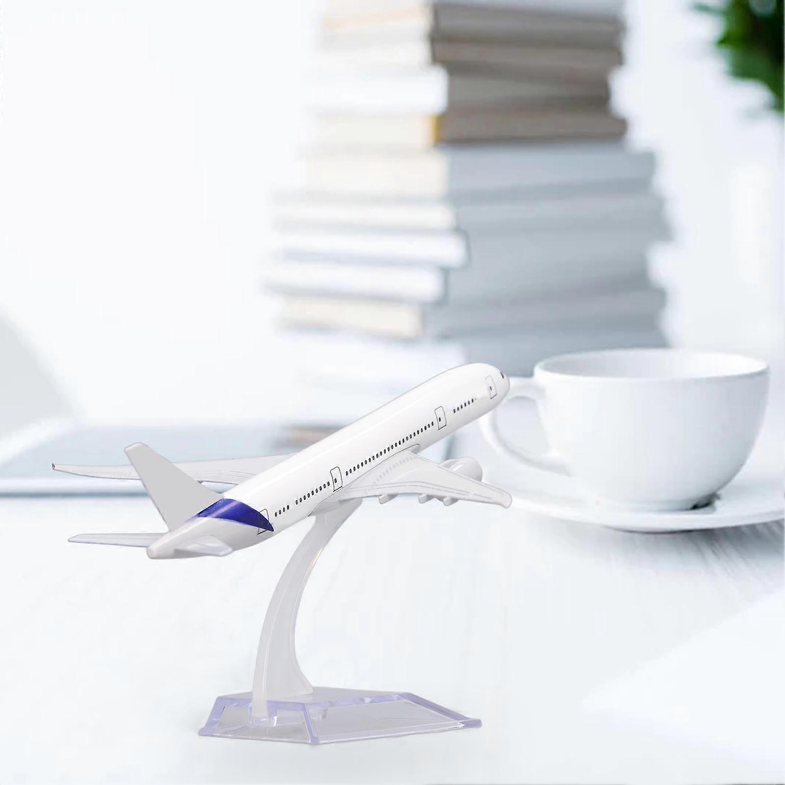 787 Airplane Model Alloy Home Decoration Precise Details Simulated Aircraft Plane Model with Base 