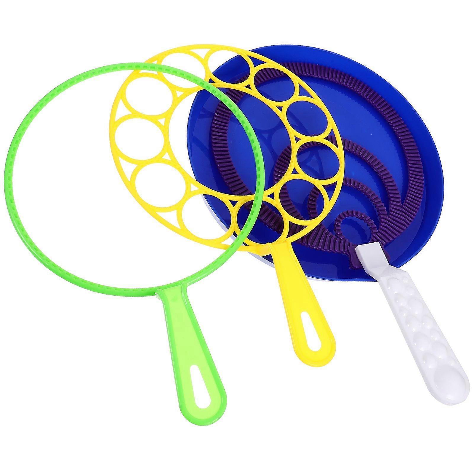 1 Set mit tragbaren Seifenblasenstäben, Seifenblasenmacherringen und Seifenblasen-Blaswerkzeugen (zufällige Farbe).