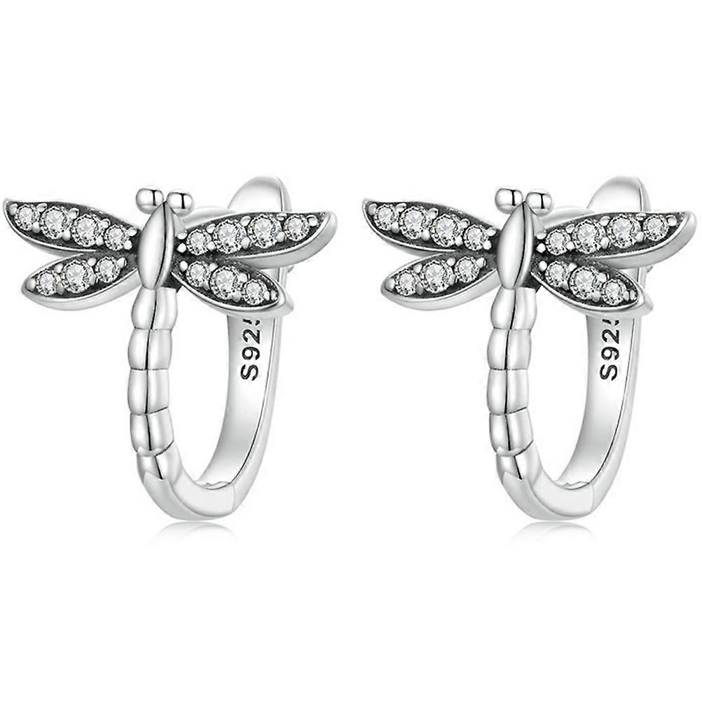 Classic Earring Style with Dragonfly Motif, Showcasing Timeless Beauty