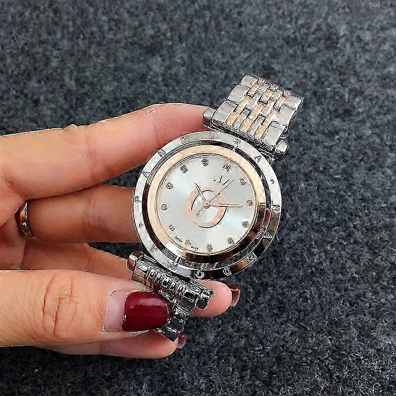 Montre décontractée rotative Pandora pour femme. Montre décontractée rotative élégante pour femme.