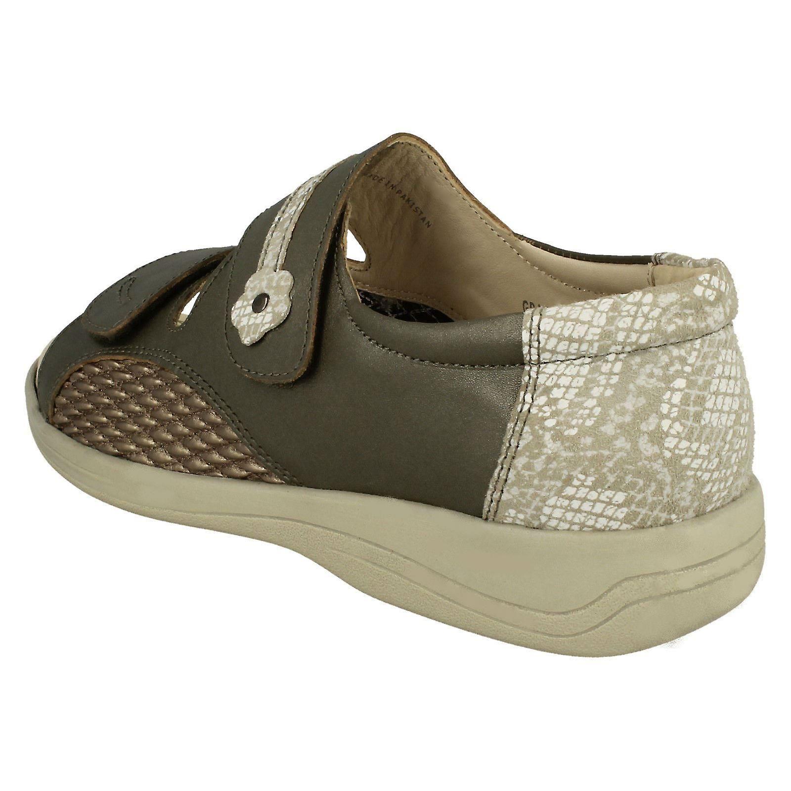 padders sandals