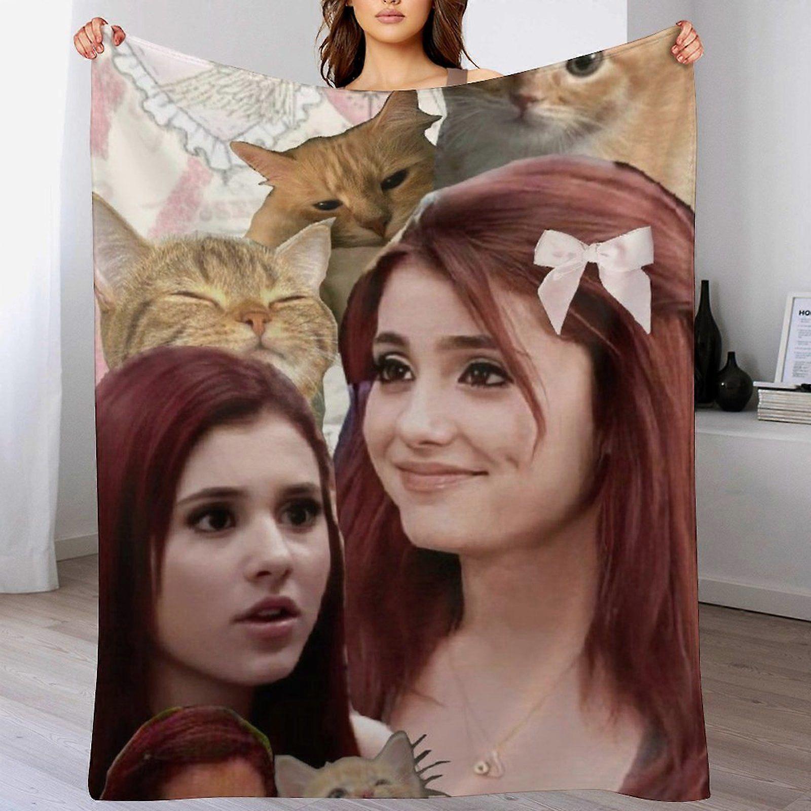 Cobertor dobrável leve Ariana Grande para escritório, dormir e viajar. Resistente ao encolhimento, toque macio e secagem rápida em veludo.