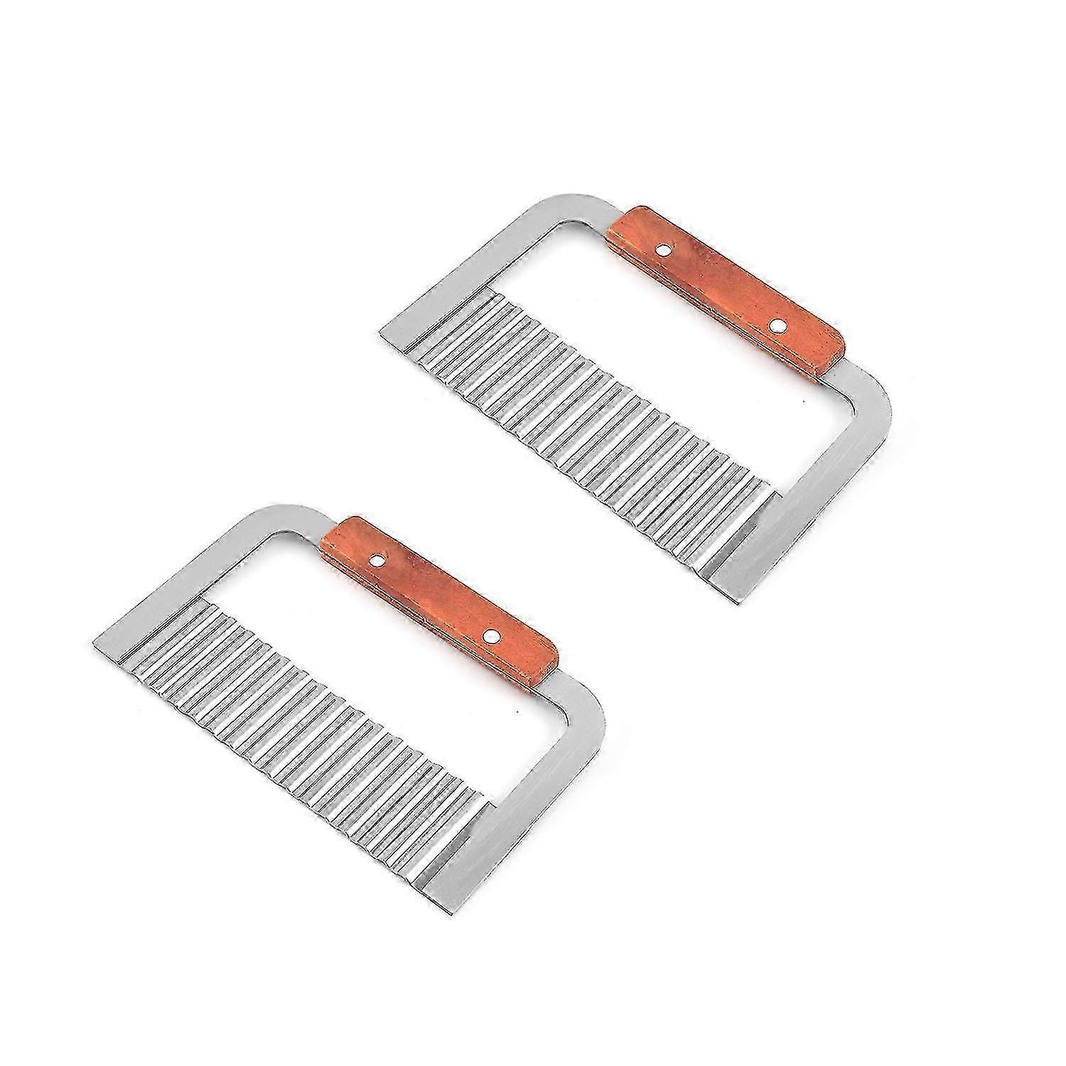 Set mit 2 geriffelten Kartoffelkuttern mit Holzgriff