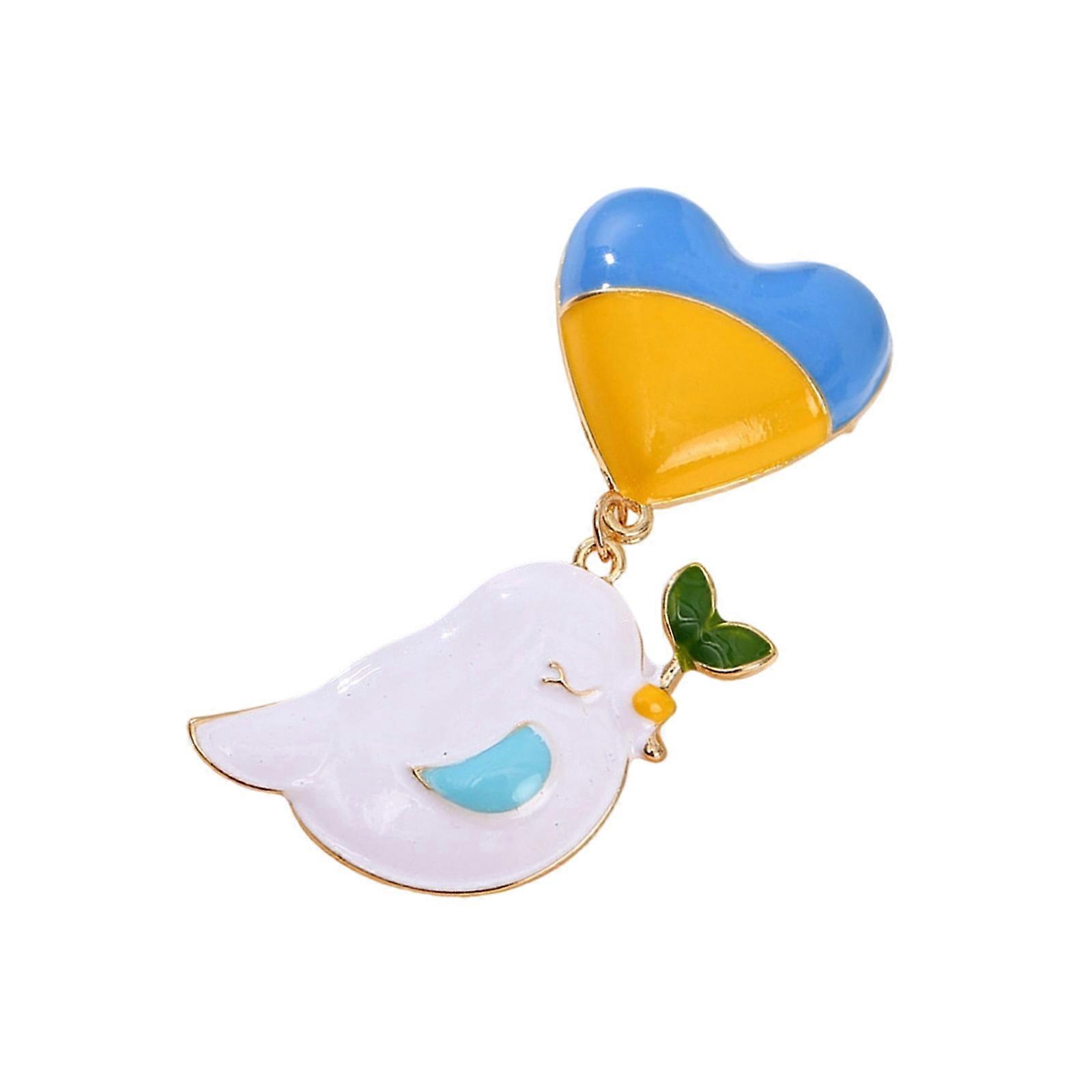 Elegant Zinc Alloy Animal And Heart Brooch For Formal Event Secure Chest Pin Closure Lightweight Design  Yellow