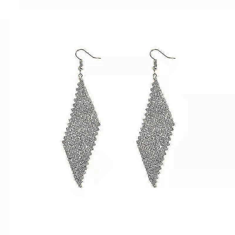 Diamond Earrings: Radiant Sparkle for a Glamorous Look