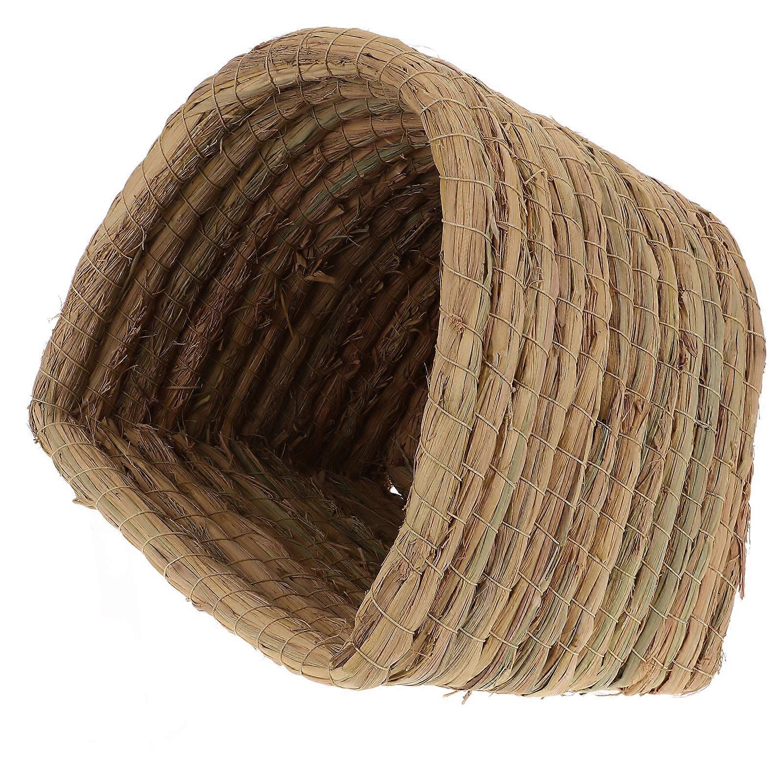 Woven Chicken Coop Nest for Small Pets – Medium Straw Bed for Hamsters, Chinchillas, and Guinea Pigs – Cozy Semi Enclosed Hideaway, Easy to Clean,