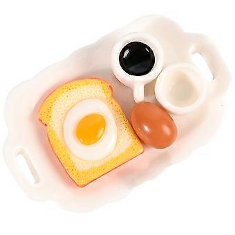 Conjunto de café da manhã em miniatura com ovos, pão e café simulados. Ideal para decoração de interiores em resina branca. 1 conjunto.