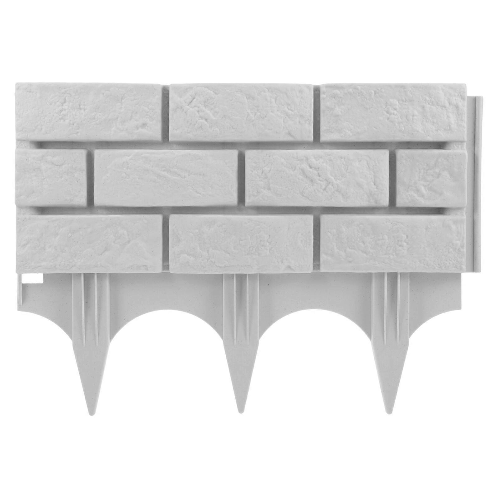 Plastový plot Plastový plot Zemní plot Trávník Květinové záhony Plot Zahradní plot