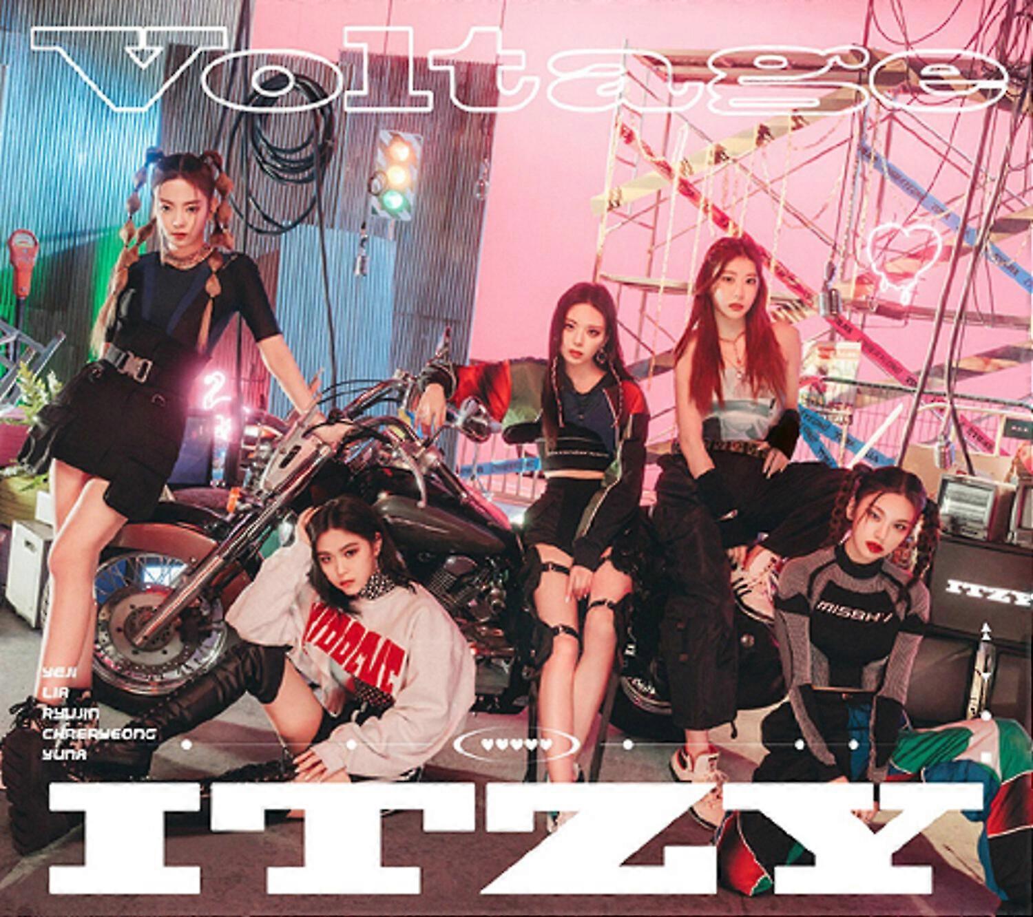 ITZY - Voltage (Version B) (incl. Booklet)  [COMPACT DISCS] With Booklet, Japan - Import USA import