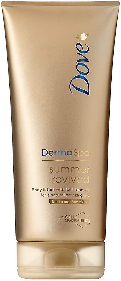 applying dove gradual tan