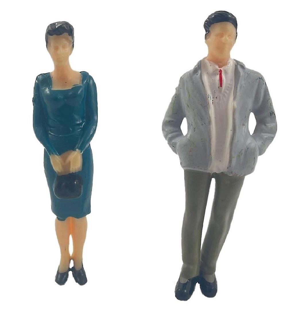 Dolls House Standing Passengers 1:24 Half Scale Model Train Railway Figures