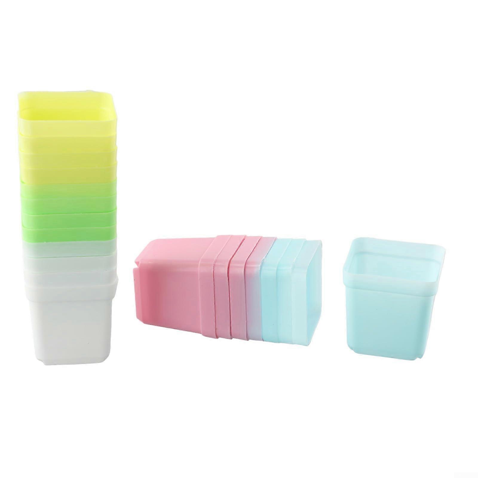 Set of 20 mini plastic flower pots, for indoor succulents.