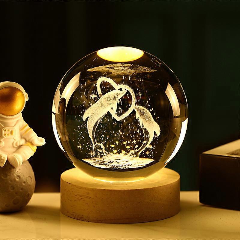 Gravert Delfin 3D Krystallkule Nattlys 6cm
