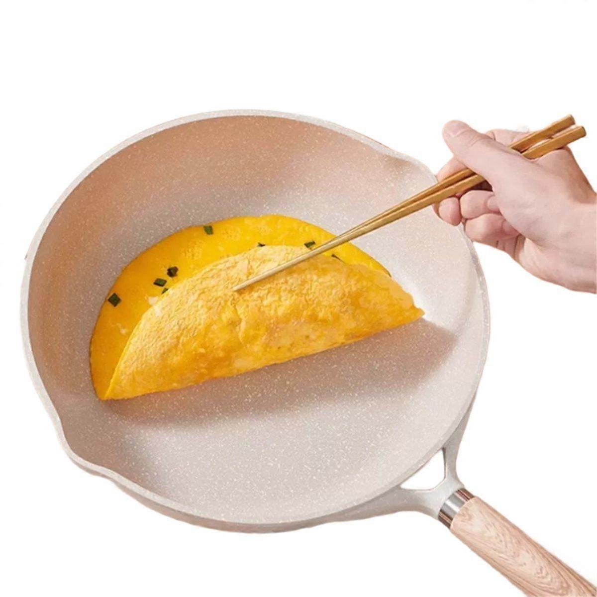 Poêle antiadhésive à induction en fonte d'aluminium robuste, compatible avec tous les types de feux.