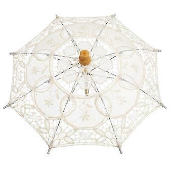 Geborduurde paraplu/parasol van kant voor de bruid, perfect als bruidsdecoratie.