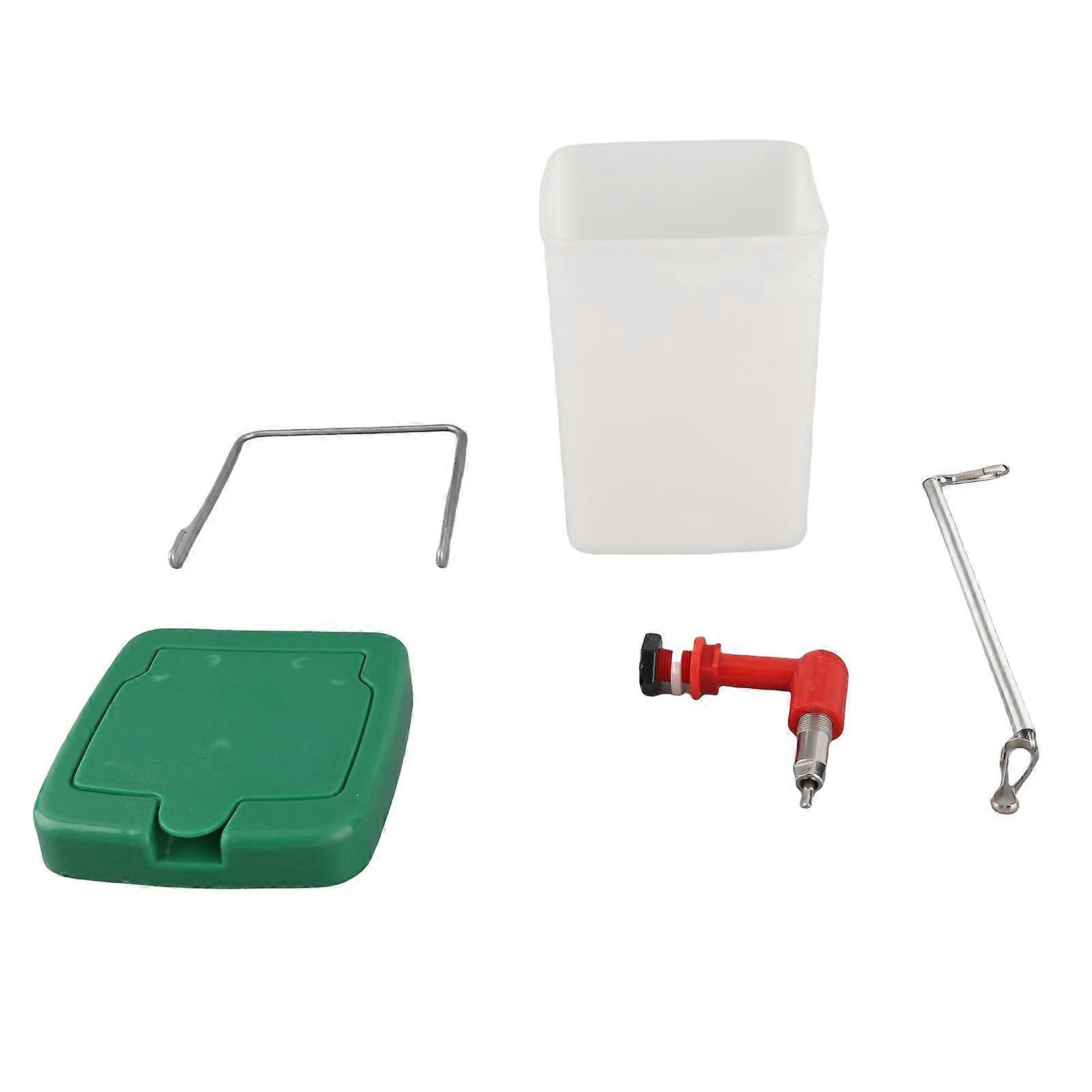 Chicken Nipple Waterer Hanging Leak Proof Large Capacity Poultry Nipple Drinker for Farm 600ml