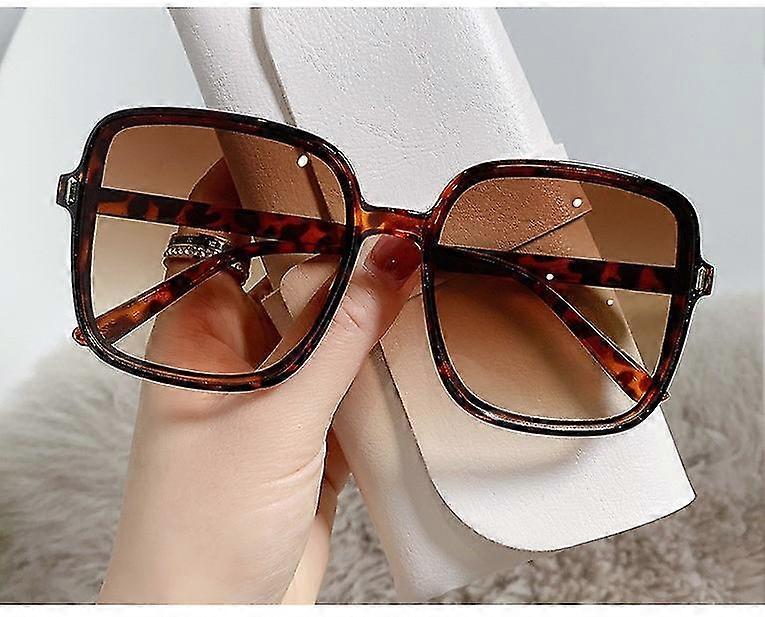 ライスネイルスクエアサングラス、グラデーションカラー、新しい2023年の女性用サングラス、トレンドレトロアンチUVサングラス