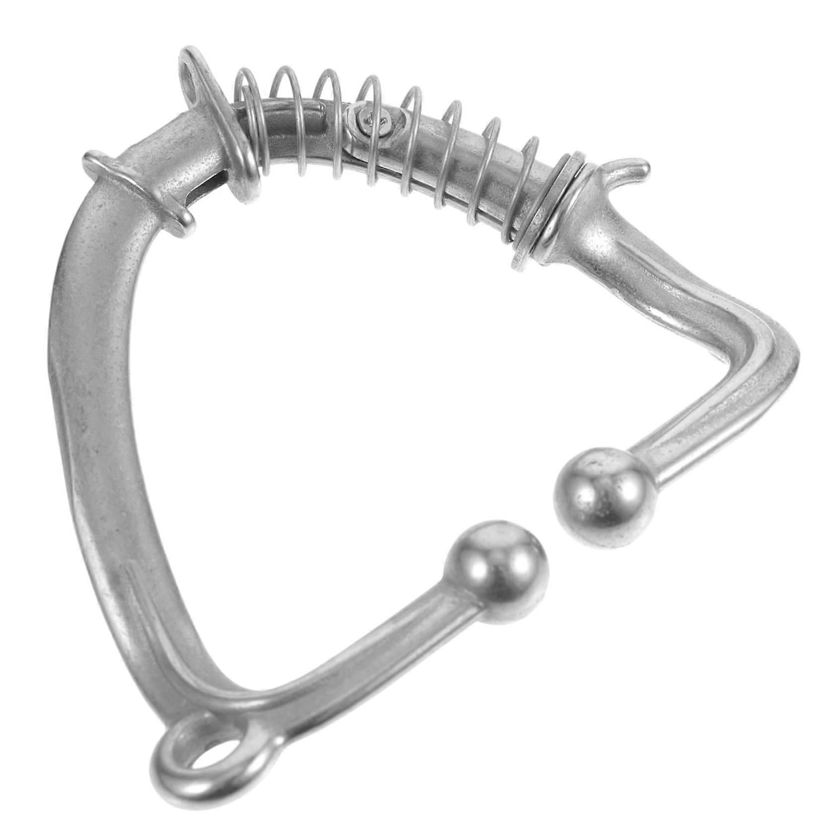 Bull nose ring
Largeshaped nose clamp
Durable livestock equipment for cows, easy to use
Risk of injury for veterinarians and farmers