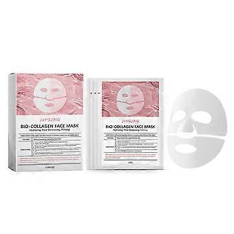 Die 4-teilige Tiefenwirksame Feuchtigkeitsmaske spendet der Gesichtshaut Feuchtigkeit, verfeinert die Poren und pflegt sie sanft.