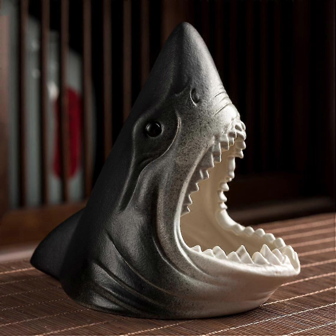 Ceramic Ashtray, Shark Sculpture, Desktop Decoration, Multi-functional Storage Box.(black)