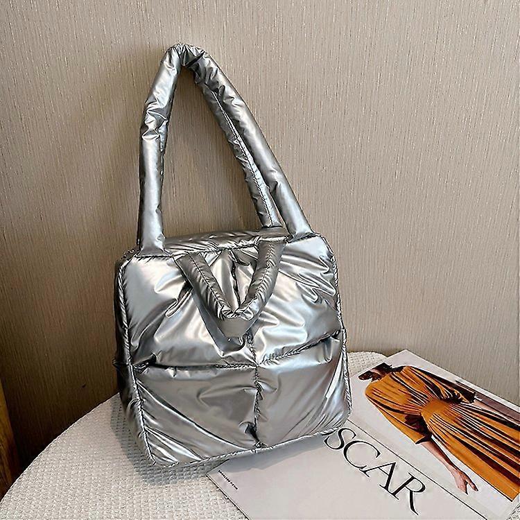 Elegant dameveske i skinn for daglig pendling med justerbar stropp i klassisk design