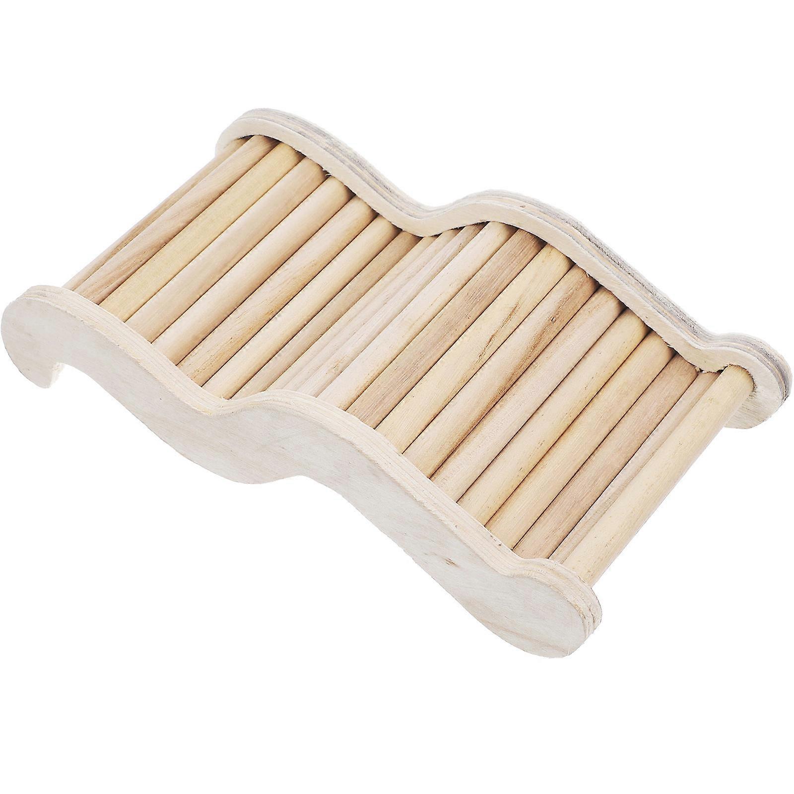 It looks like you're referring to a product description for a **chinchilla climbing ladder** that's also suitable for other small pets like hamsters