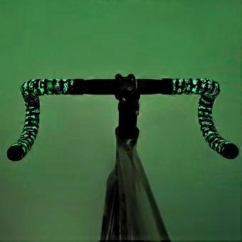 Glow-in-The-Dark Bicycle Handlebar Tape PU EVA Shock Absorbing Glow-in-The-Dark Road Bike Steering Wheel Cover Belt