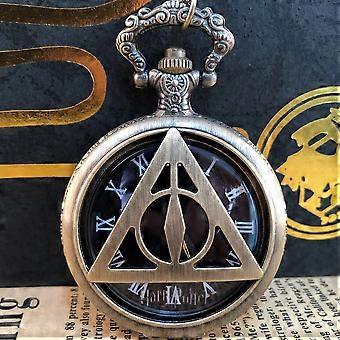 Hohle dreieckige Quarz-Taschenuhr Porträt-Zifferblatt römische Ziffern Beliebte Dekoration Unisex-Halskette Anhänger Uhr Männer Frauen