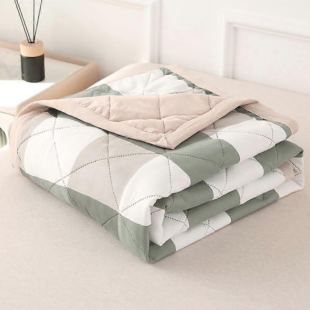 Green Checked Bed Throw Quilt Lightweight Double-Sided Embossed Bedspread for Single or Double Bed 200x230cm