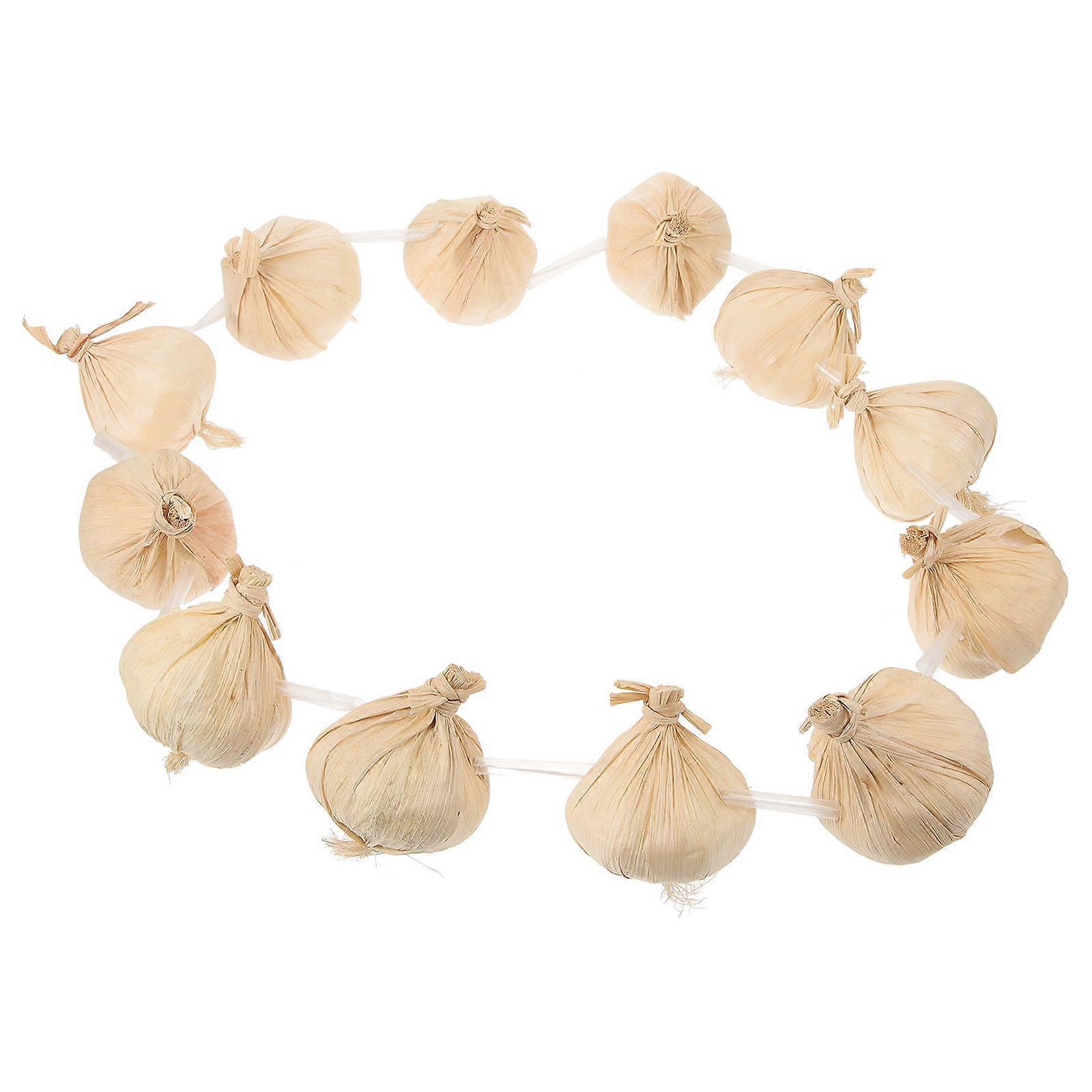 Lifelike Simulated Garlic String Wreath for Halloween Cosplay Parties and Stage Performances – Delicate Workmanship, Unique Decorative Prop