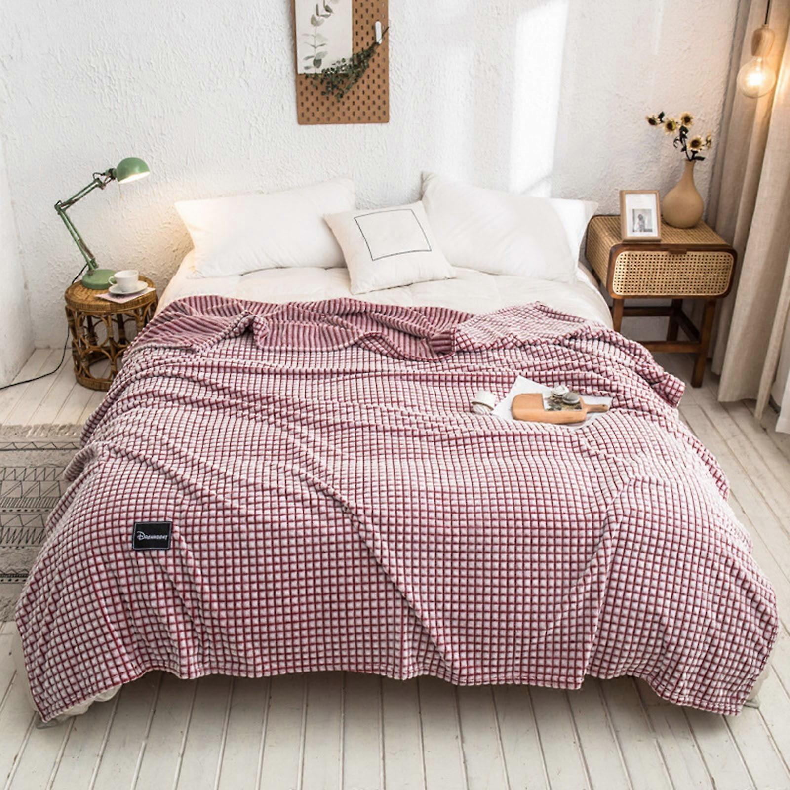 WinysinIce Blanket for All Season, Lightweight Summer Cooler Quilt Compatible with Bedding Sets, Double Cold Effect, Soft Fiber