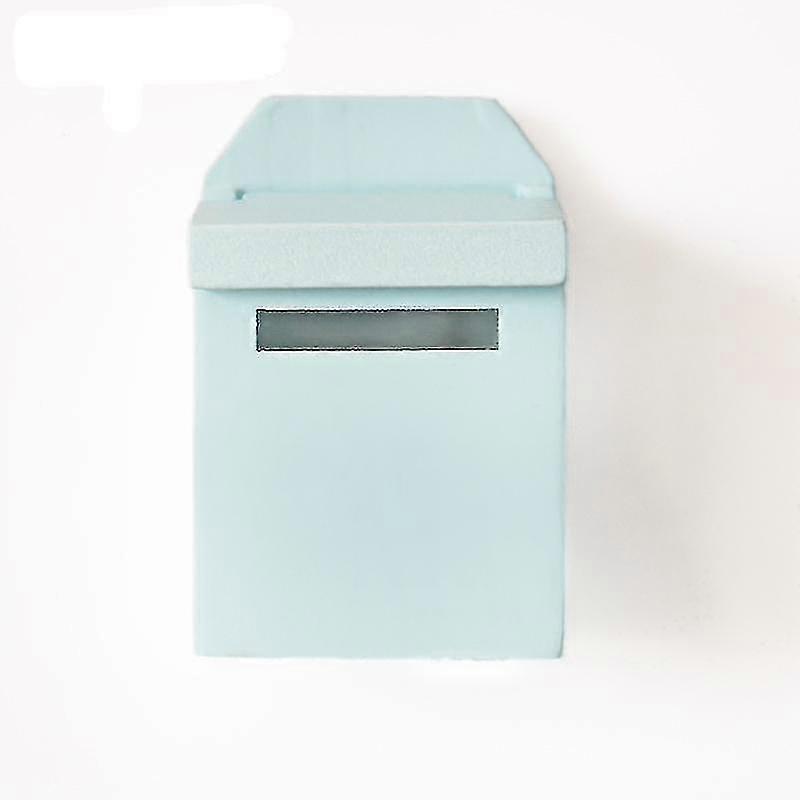 Holz-Postfach mit Aufkleber