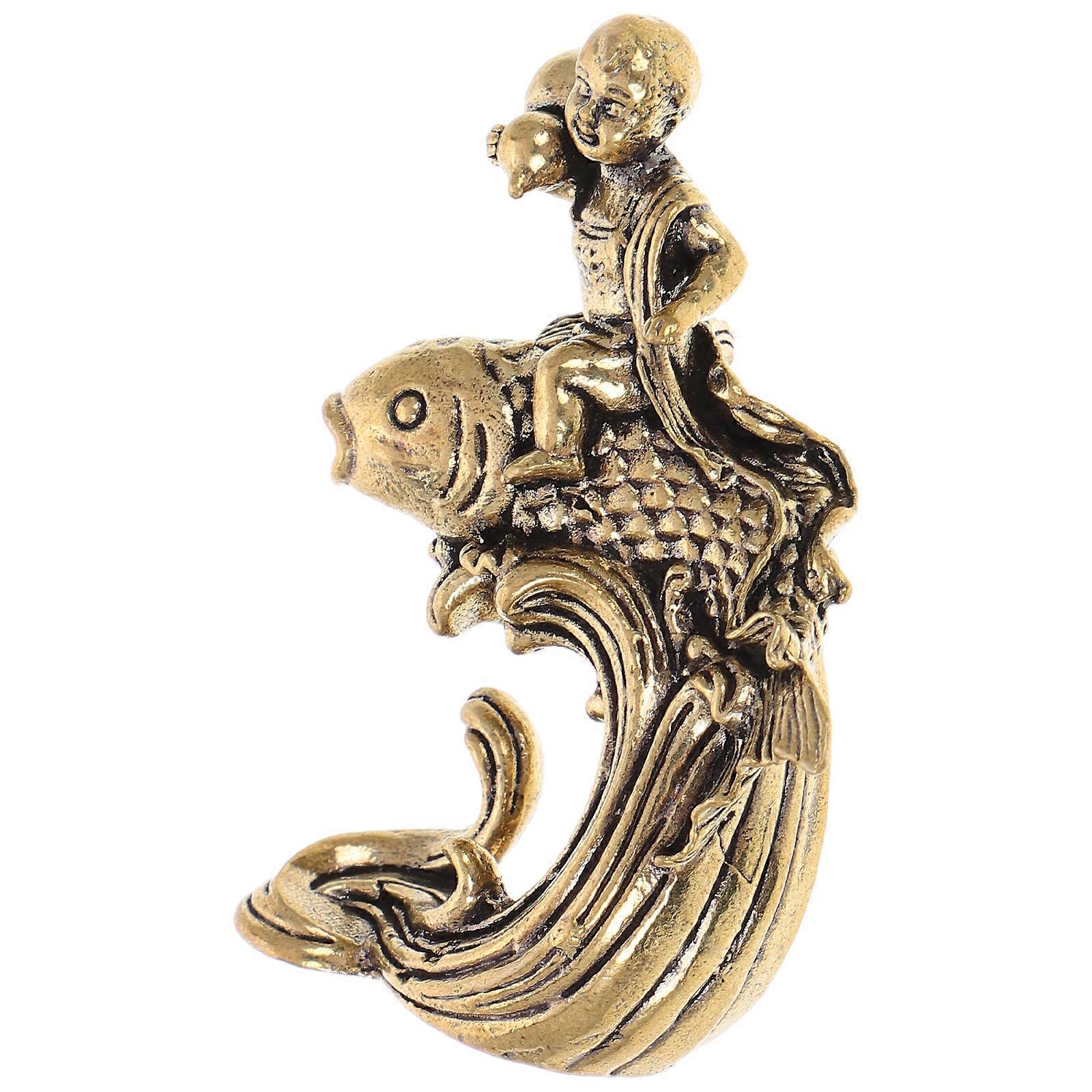 Mini Brass Koi Fish Statue for Home Office Decor – Retro Feng Shui Animal Sculpture with Distinctive Design