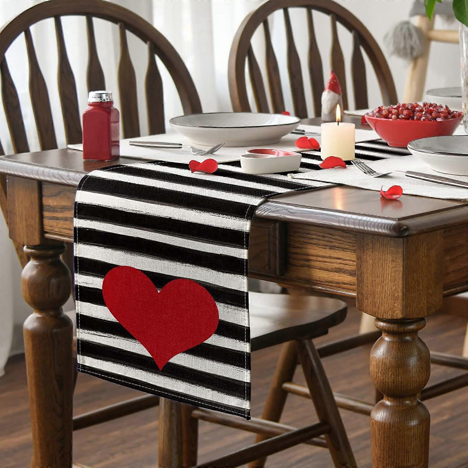 Valentine's Day Table Flag Festival Decoration Little Gnome Pattern Linen Table Cloth 33 * 183cm