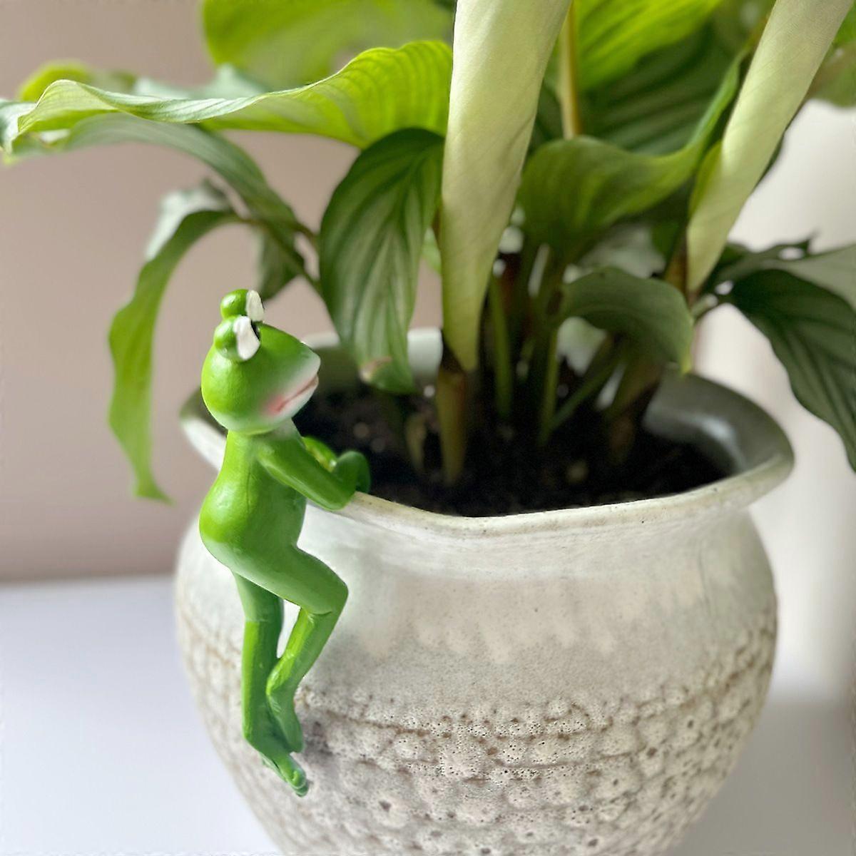 Cute Climbing Frog Figurines Flower Pot Hugger Resin Hanging Frog Sculpture Outdoor Statue Plant Pot Decorations for Home Garden Fence Balcony Patio L