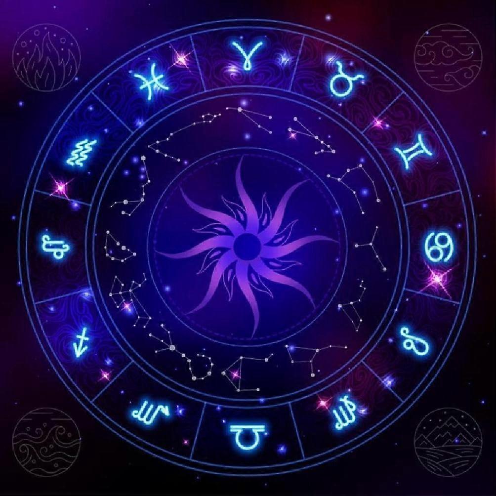 Tarot Reading Mat Square Altar Cloth for Pendulum Divination and Rune Casting Table Pad