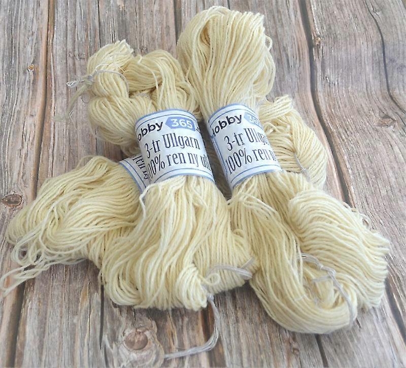 Hobby365s eget 3-trådigt ullgarn Naturvitt