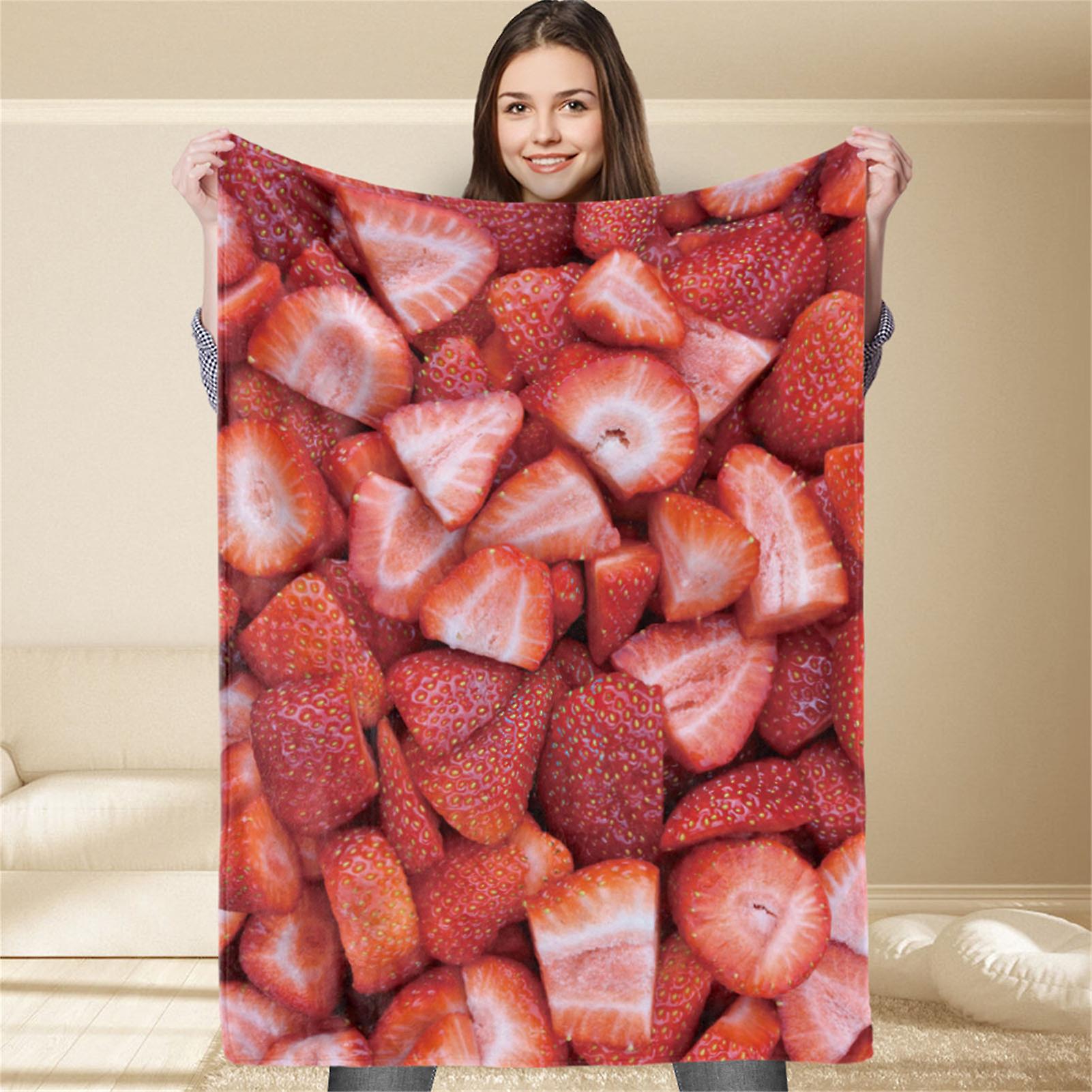 Throw Blanket Strawberry Pattern Colorfast Polyester Comfortable Warm Thin Sleeping Blanket for Bedroom 47.2 X 59.1in
