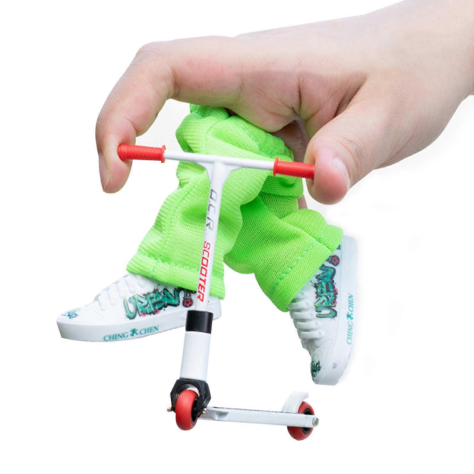 2024 Nouveau Mini Doigt Scooter Jouet Planches à roulettes Chaussures Pantalon Alliage Finger Board Set Enfants Jouets