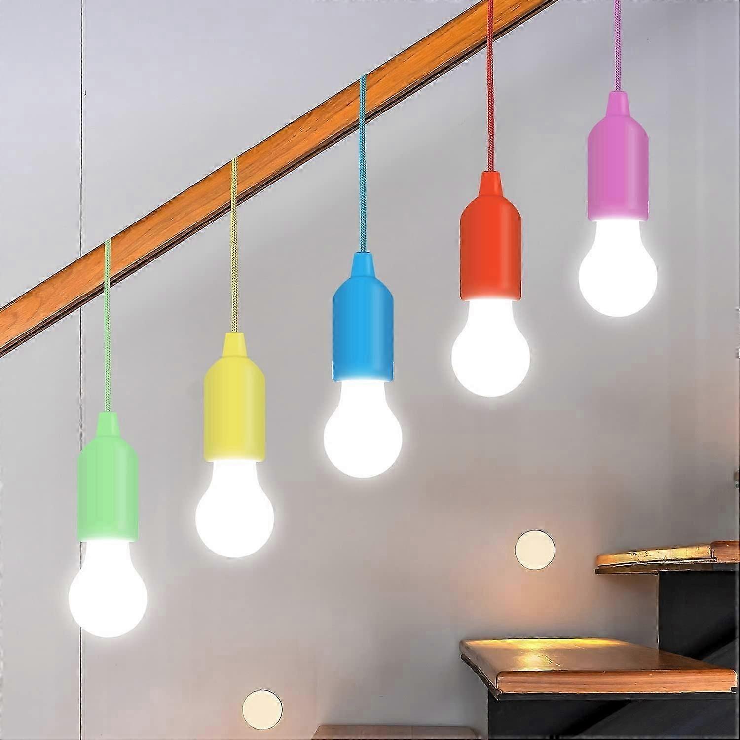 5 LEDプルコード電球のパック - 電池式カラフル