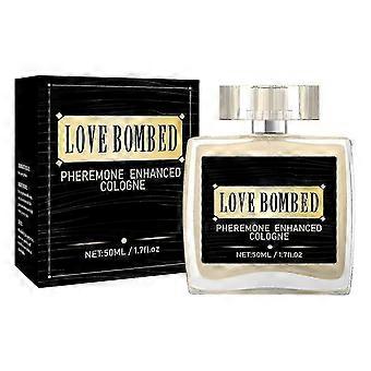 Men's Pheromone Love Bombed Cologne, een parfumolie met versterkte geur, levert langdurige feromonen om aantrekkingskracht en zelfvertrouwen te vergroten.