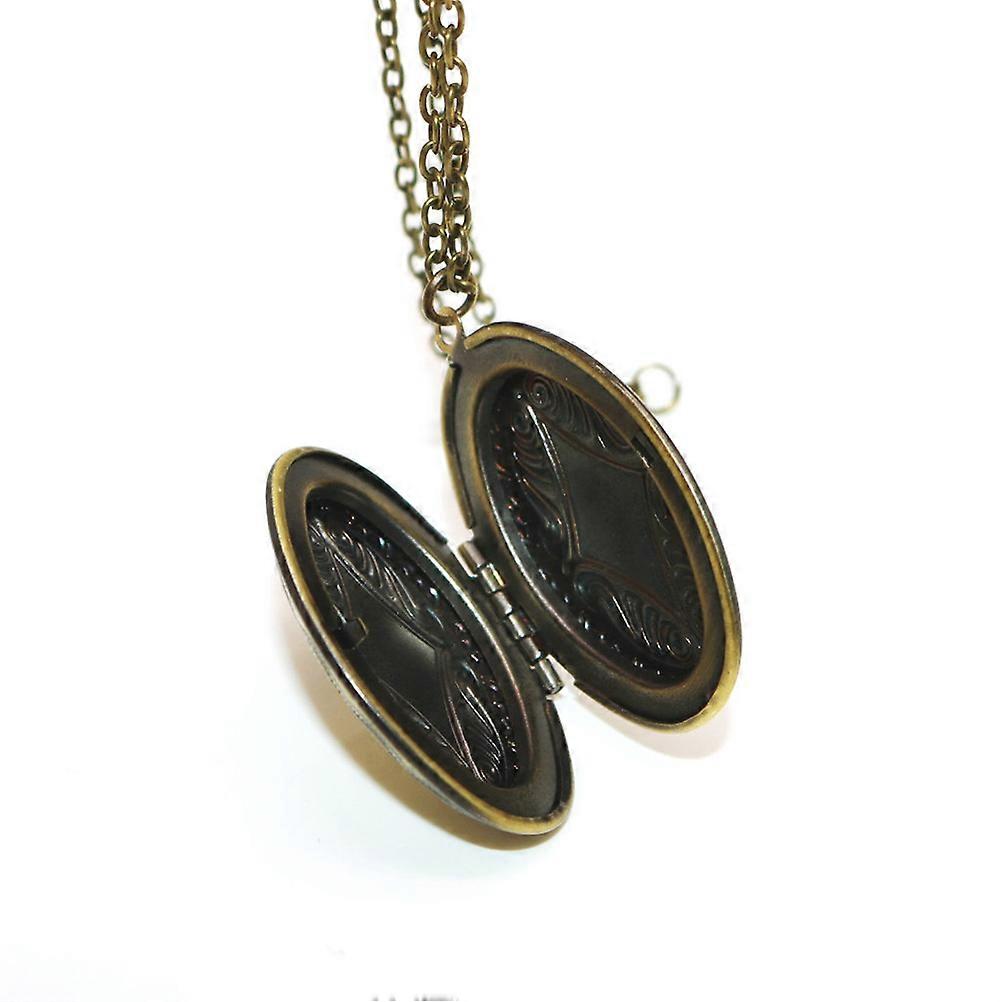 Necklace Pendant, Intricate Design Ideal for Special