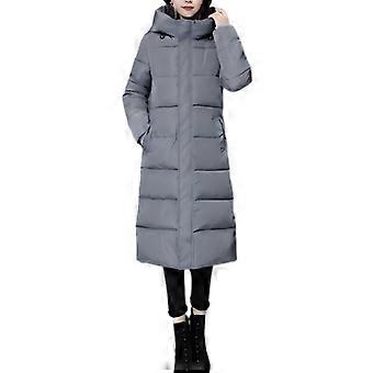 Winterjas met dikke vulling, capuchon, opstaande kraag, knielange zakken, ritssluiting en winddichte eigenschappen.